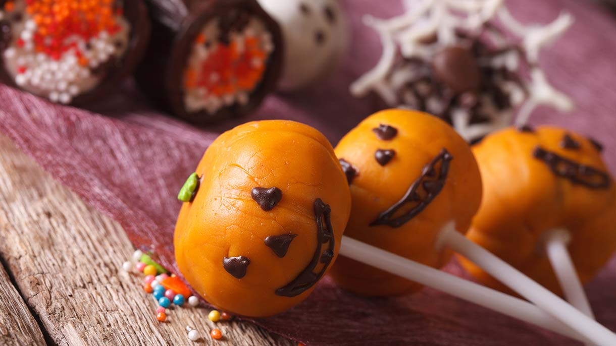 Pumpkin cake pops
