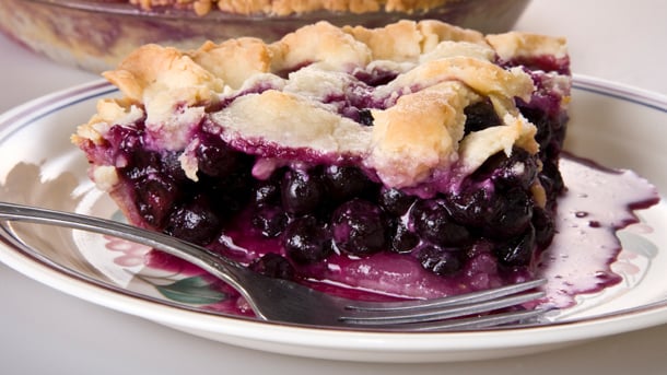 BlueberryAcaiPiewithFrozenYoghurtIceCream