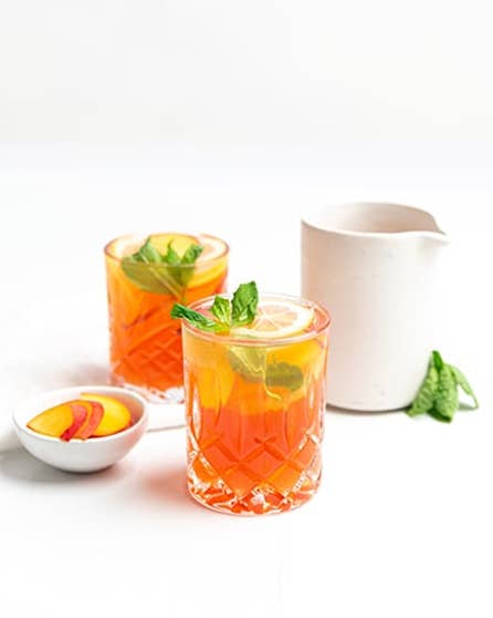 Peach and lemon iced tea