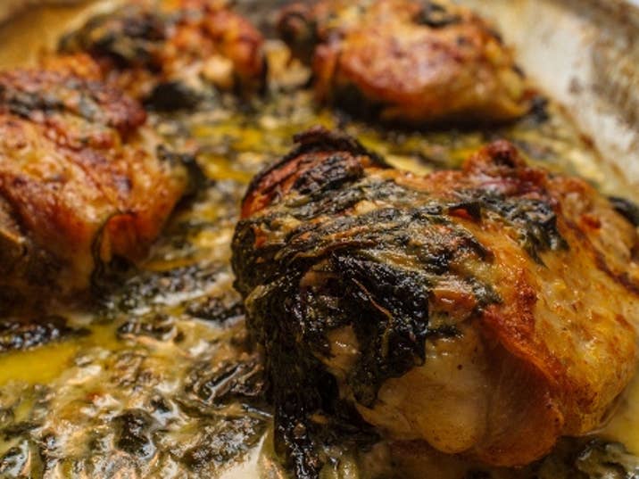 GARLIC BUTTER CHICKEN THIGHS 500x332 iStock-1264686392