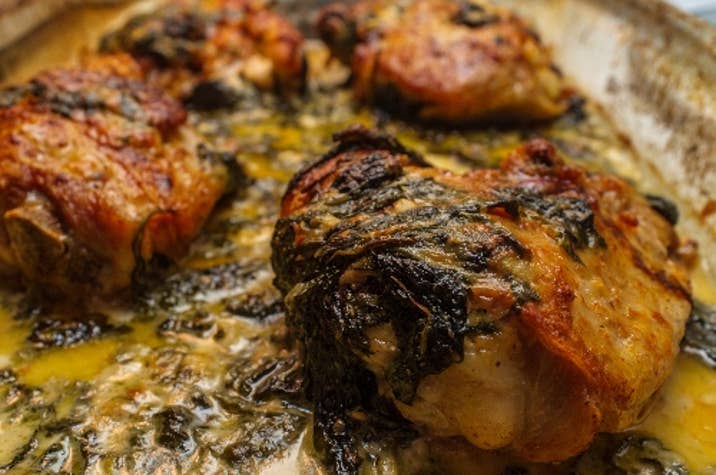 GARLIC BUTTER CHICKEN THIGHS 500x332 iStock-1264686392