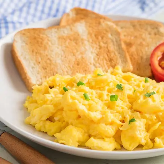 Scrambled-eggs-AdobeStock_184127018