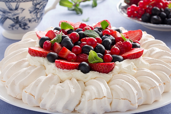 pavlovacreamandberries600x400