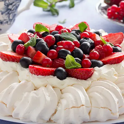 pavlovacreamandberries600x400