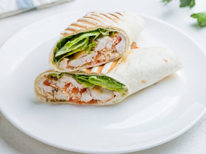 Chicken Caesar Wrap 500x322 iStock-1151273838