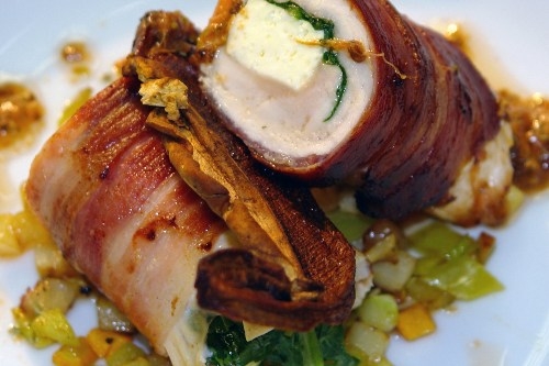 Bacon wrapped stuffed chicken breast 500 px