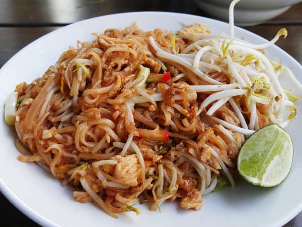 chicken-pad-thai