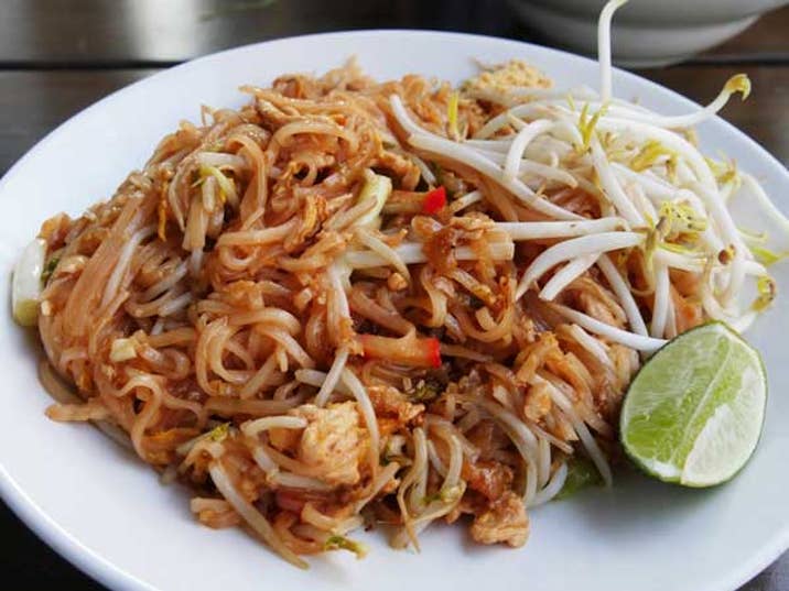 chicken-pad-thai