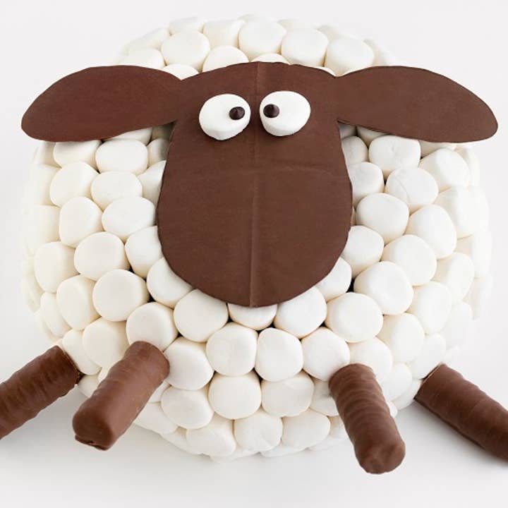 murray-the-sheep-cake