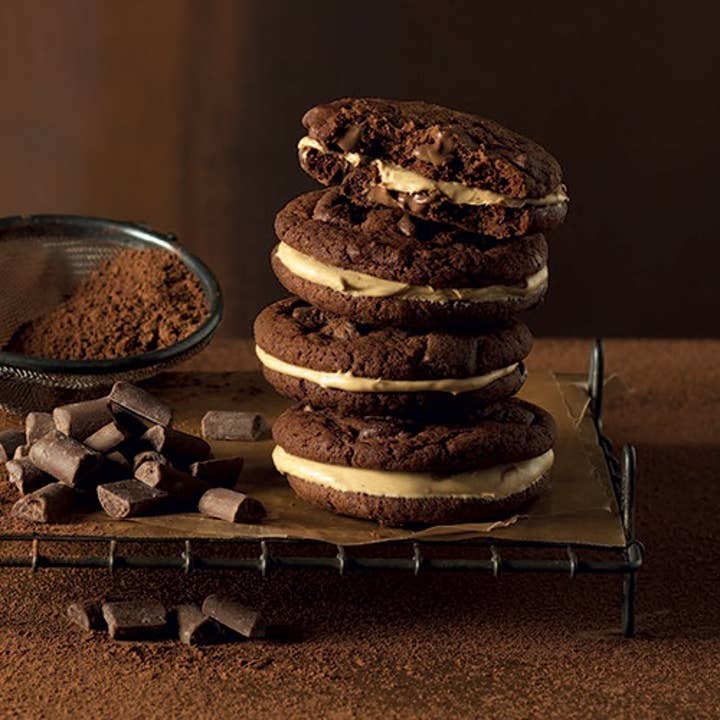milk-chocolate-chunk-cookies-with-coffee-butter-cream
