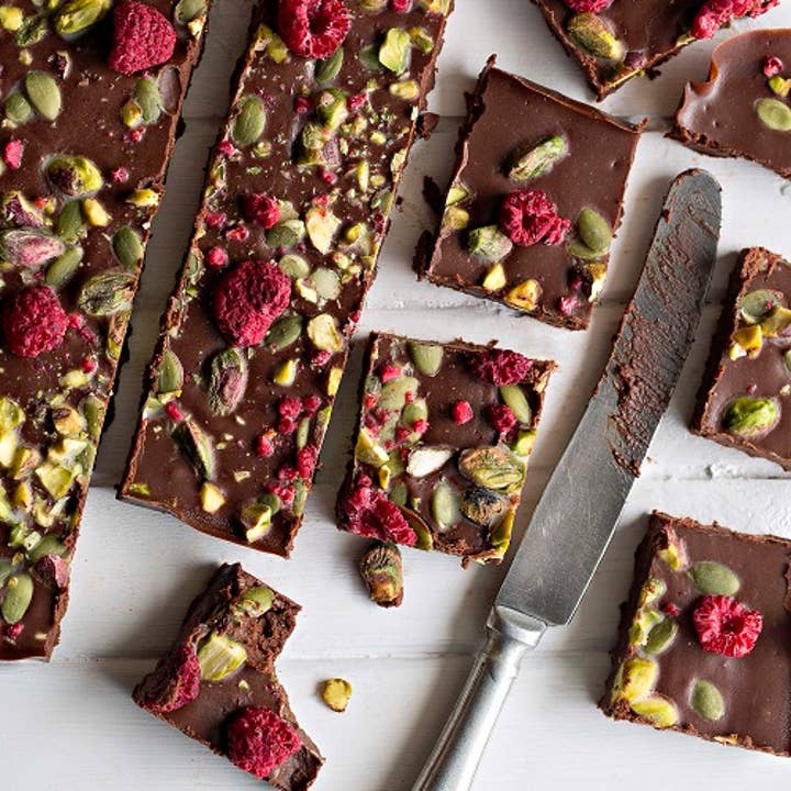 fruit_nut_raw_chocolate