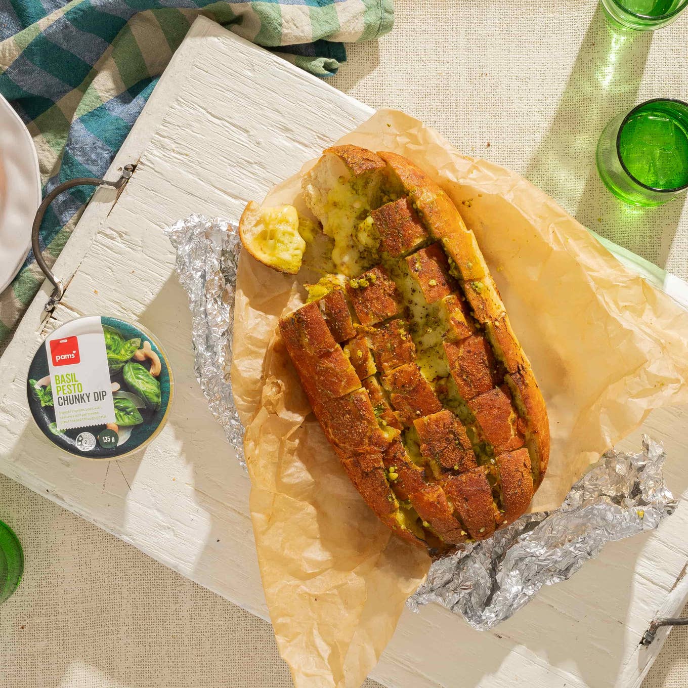 CheesyPestoPullApartLoaf_2022_HeroImage