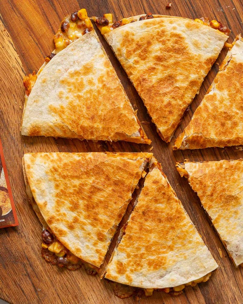 CheesyChickenQuesadilla_2022_BannerImage