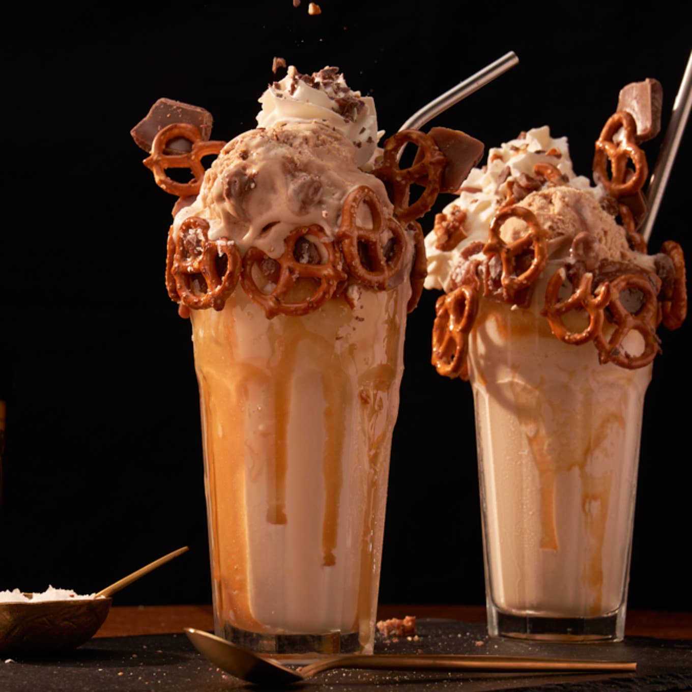 SaltedCaramelFudgeMonstorShake_Dessertcampaign_RecipeImage