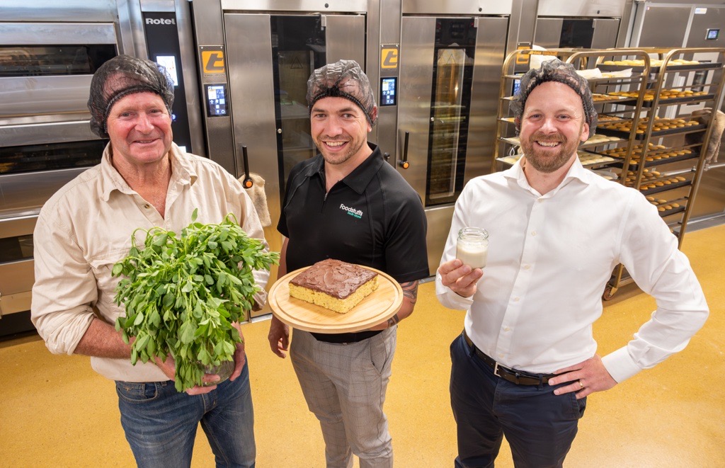 Crop_to_cake_-_Tim_Ridgen_EAL_AgriServices_Daniel_Te_Raki_FSSI_Ross_Milne_Leaft_Foods.jpg