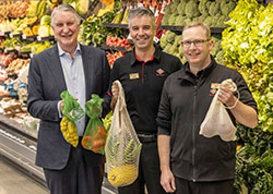 New World, PAK’nSAVE and Four Square to mark the start of Plastic Free July by announcing plans to remove plastic produce bags